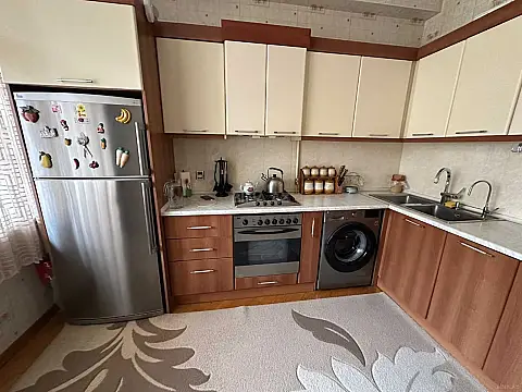 Satılır 2 otaqlı mənzil 68 m²