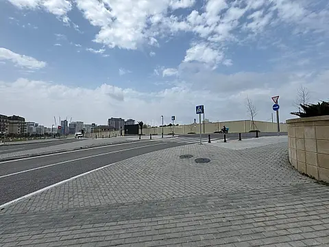 Satılır 2 otaqlı mənzil 75 m²