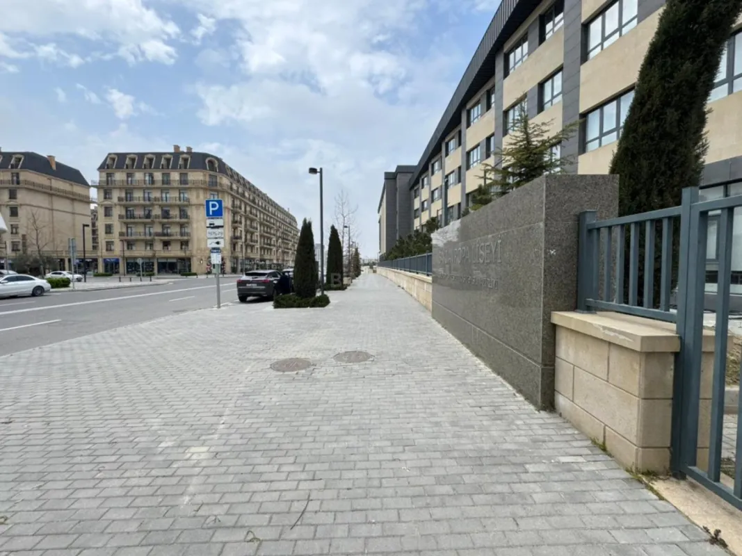 Satılır 2 otaqlı mənzil 75 m²