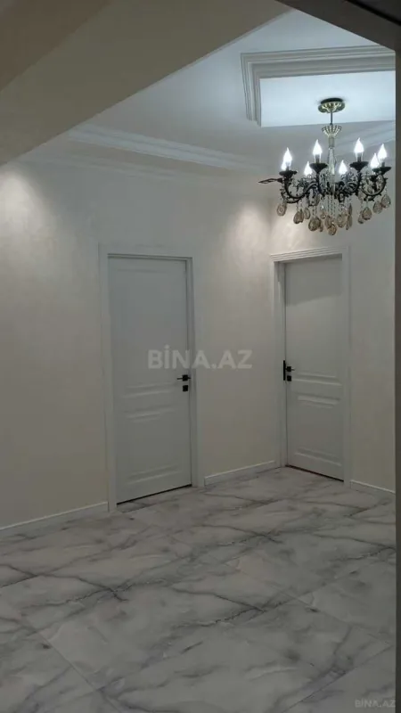 Satılır 3 otaqlı mənzil 141 m²