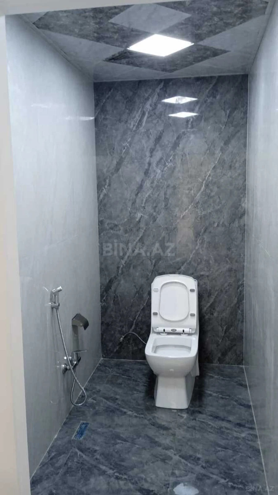 Satılır 3 otaqlı mənzil 141 m²