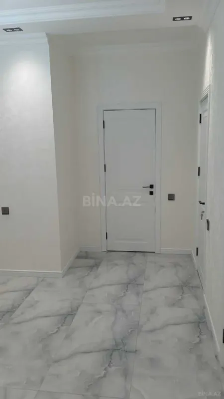 Satılır 3 otaqlı mənzil 141 m²