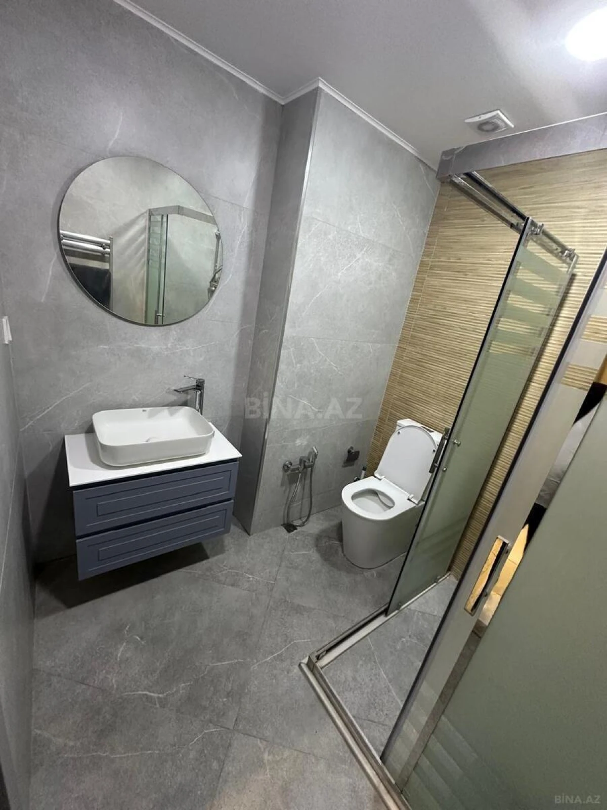 Satılır 2 otaqlı mənzil 82 m²