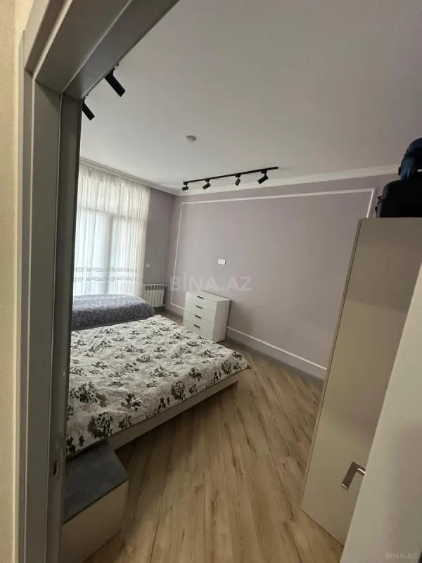 Satılır 2 otaqlı mənzil 82 m²