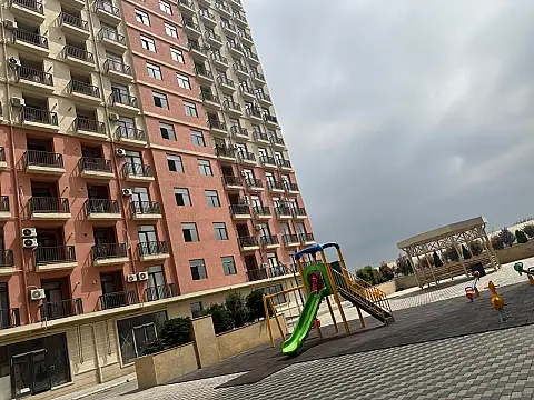 Satılır 2 otaqlı mənzil 82 m²