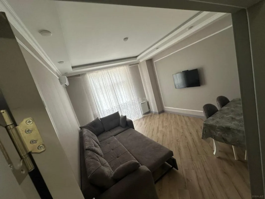 Satılır 2 otaqlı mənzil 82 m²