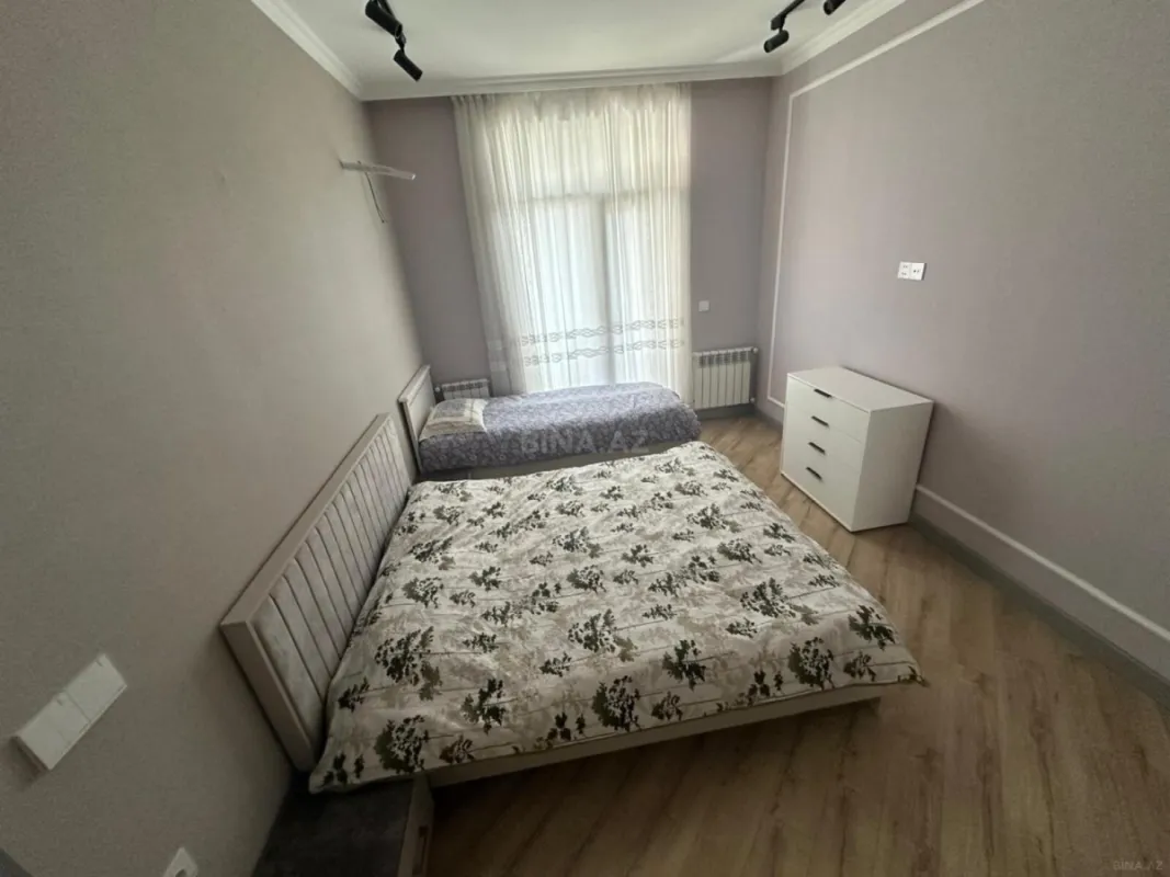Satılır 2 otaqlı mənzil 82 m²