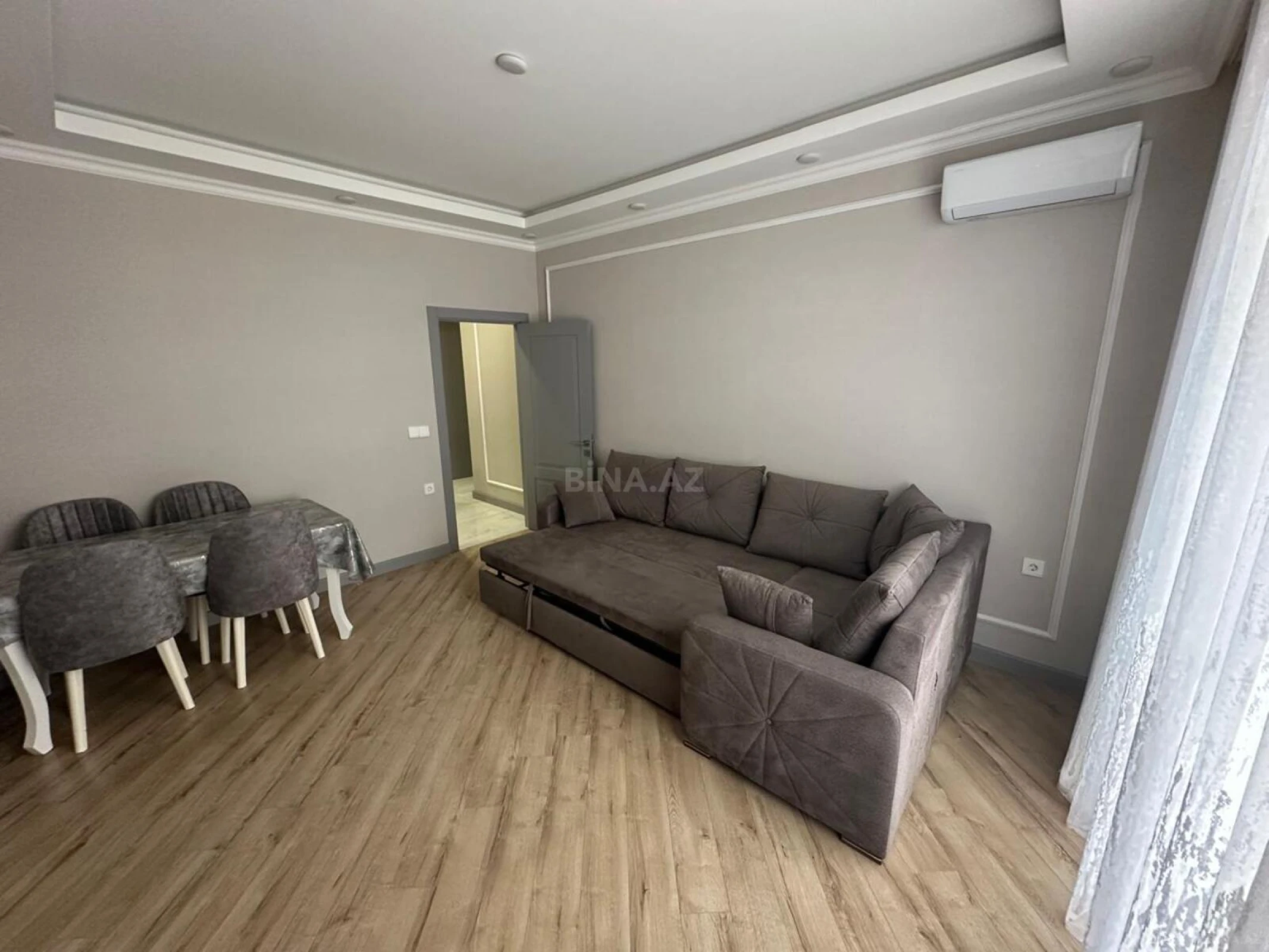 Satılır 2 otaqlı mənzil 82 m²