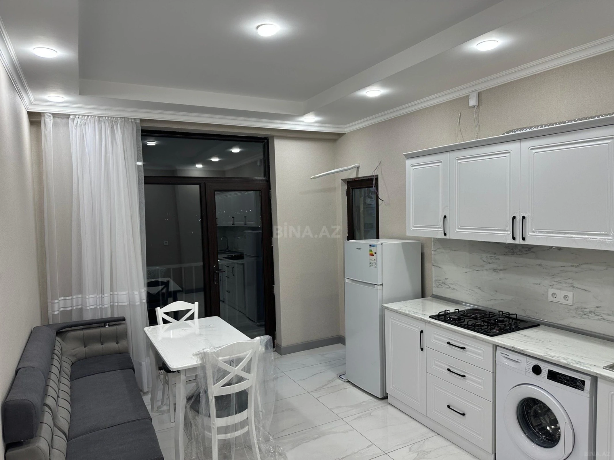 Satılır 2 otaqlı mənzil 82 m²