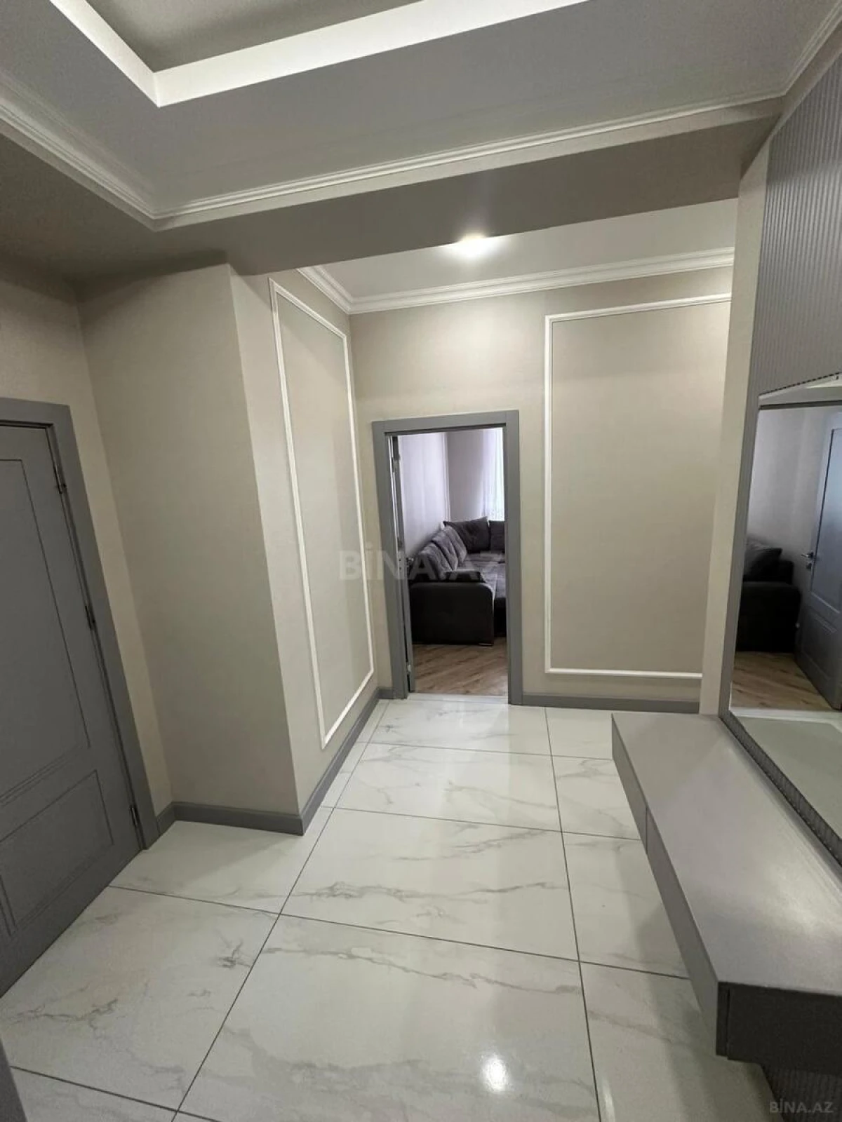 Satılır 2 otaqlı mənzil 82 m²