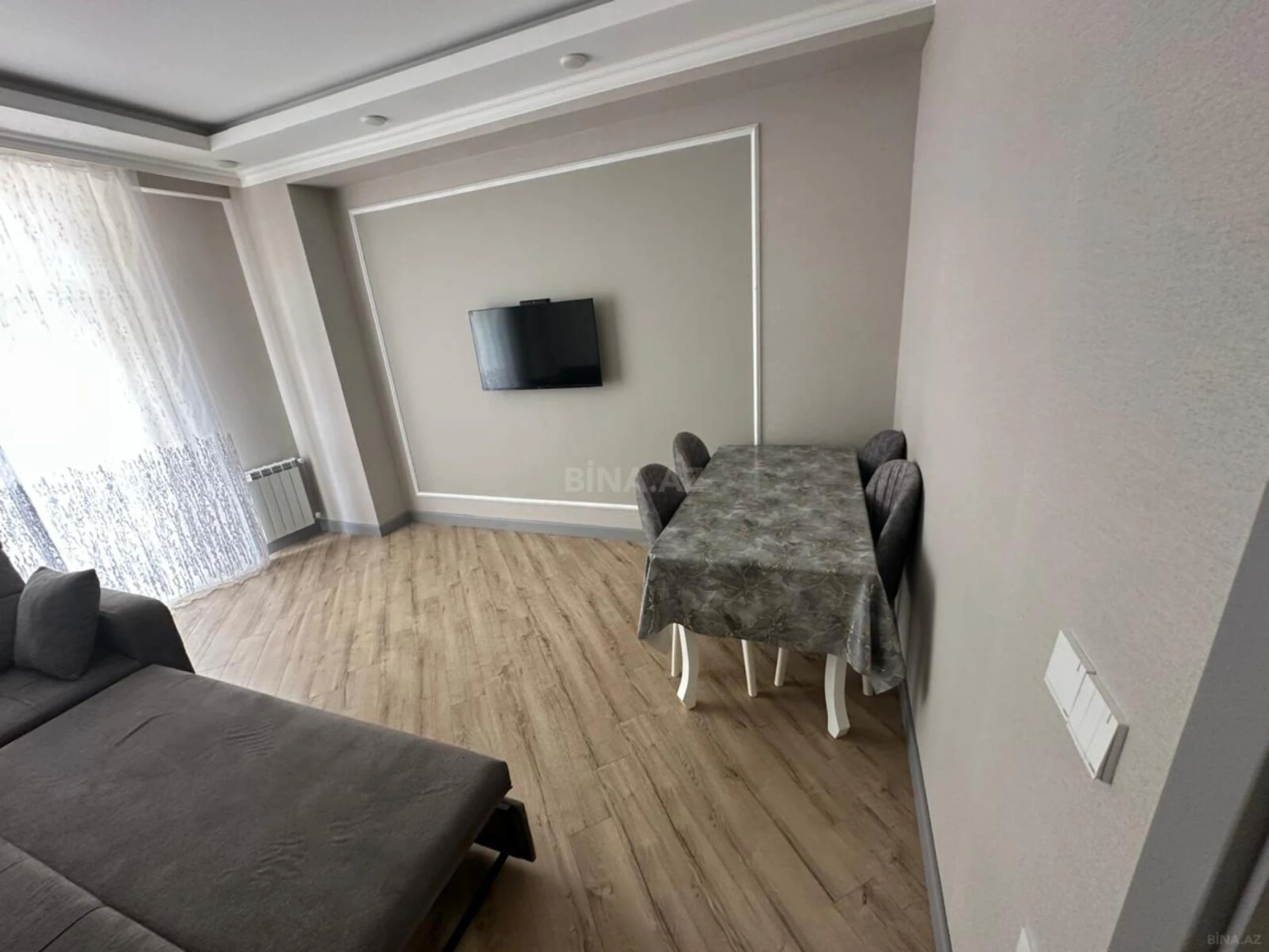 Satılır 2 otaqlı mənzil 82 m²