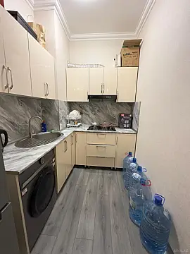 Kirayə verilir 2 otaqlı mənzil 60 m²