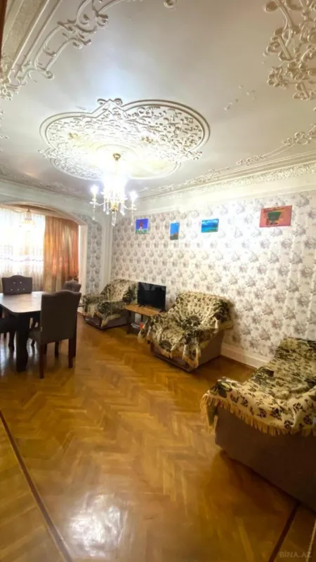 Kirayə verilir 2 otaqlı mənzil 60 m²