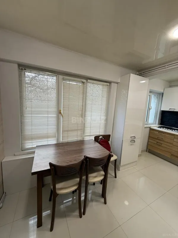 Satılır 2 otaqlı mənzil 71 m²
