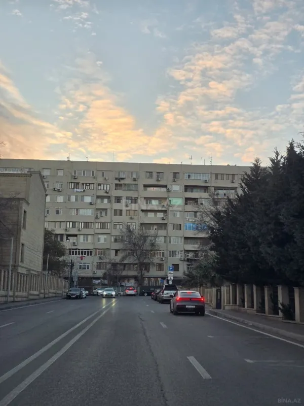 Satılır 2 otaqlı mənzil 71 m²