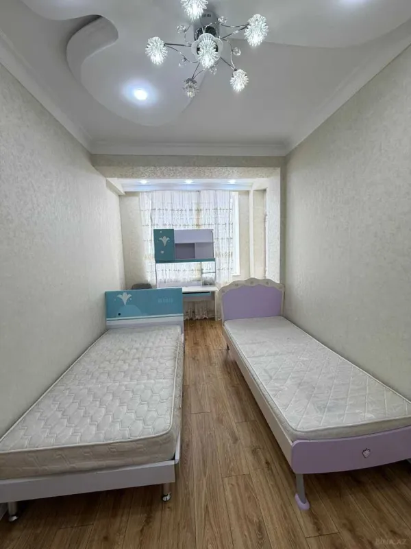 Satılır 3 otaqlı mənzil 106 m²