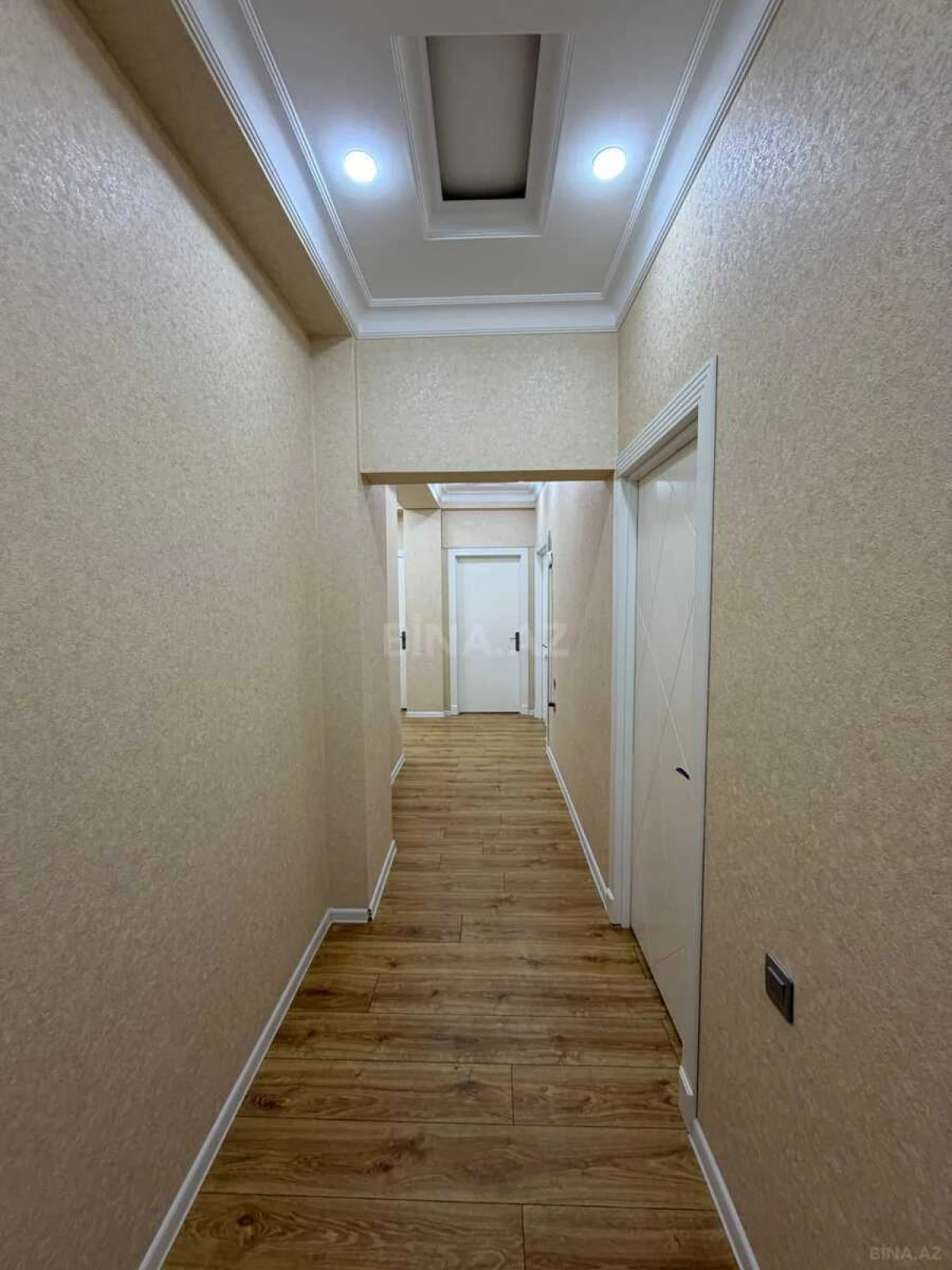 Satılır 3 otaqlı mənzil 106 m²