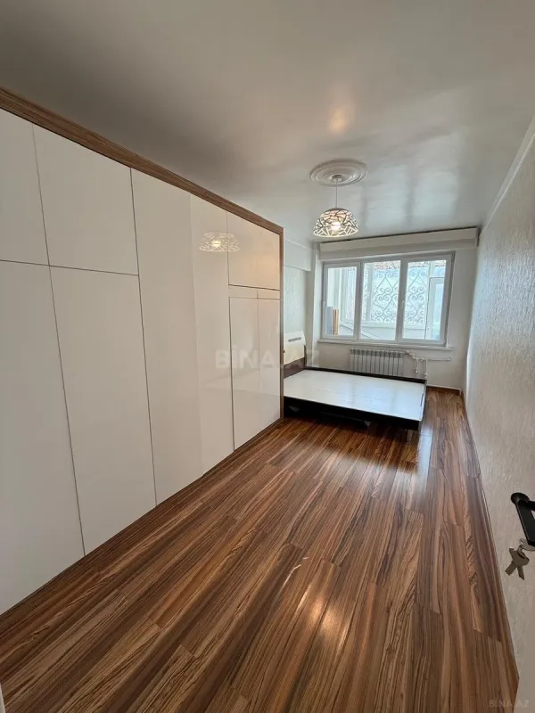 Satılır 2 otaqlı mənzil 71 m²