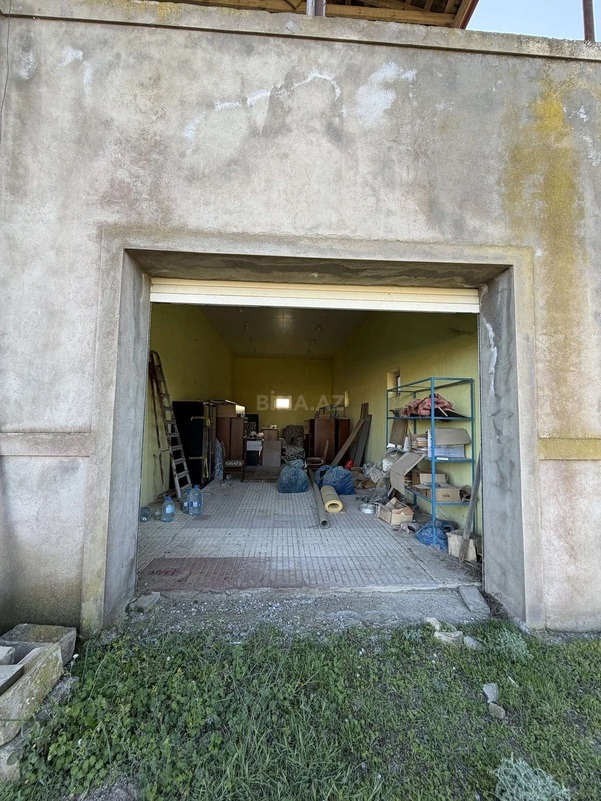 Satılır 14 otaqlı həyət evi 750 m²