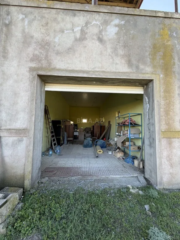 Satılır 14 otaqlı həyət evi 750 m²