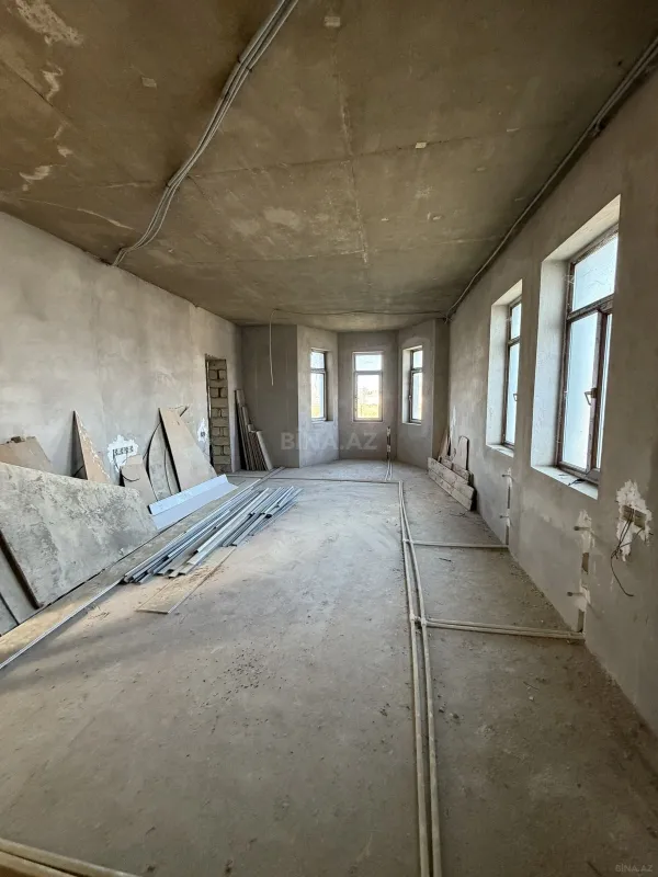 Satılır 14 otaqlı həyət evi 750 m²