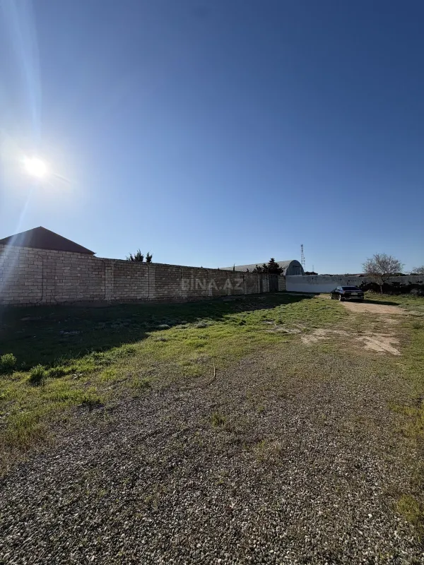 Satılır 14 otaqlı həyət evi 750 m²