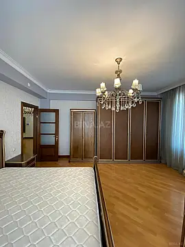 Kirayə verilir 4 otaqlı mənzil 160 m²