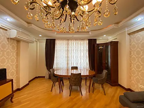 Kirayə verilir 4 otaqlı mənzil 160 m²