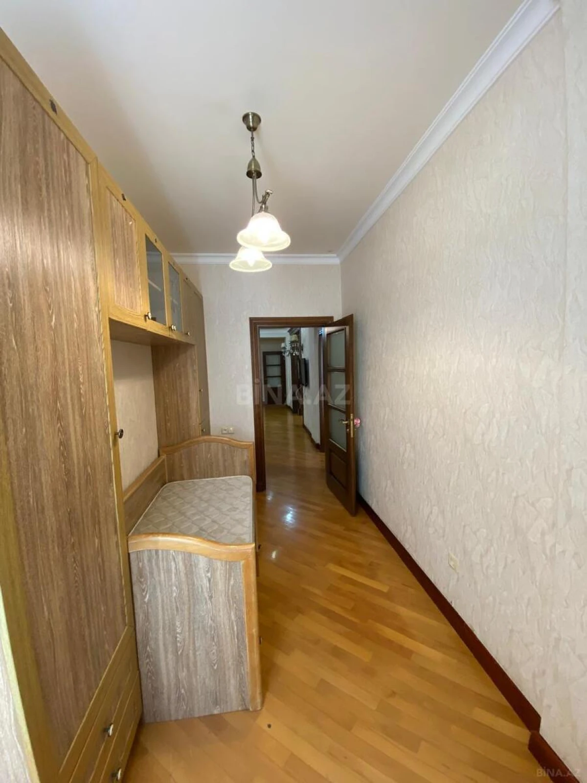 Kirayə verilir 4 otaqlı mənzil 160 m²