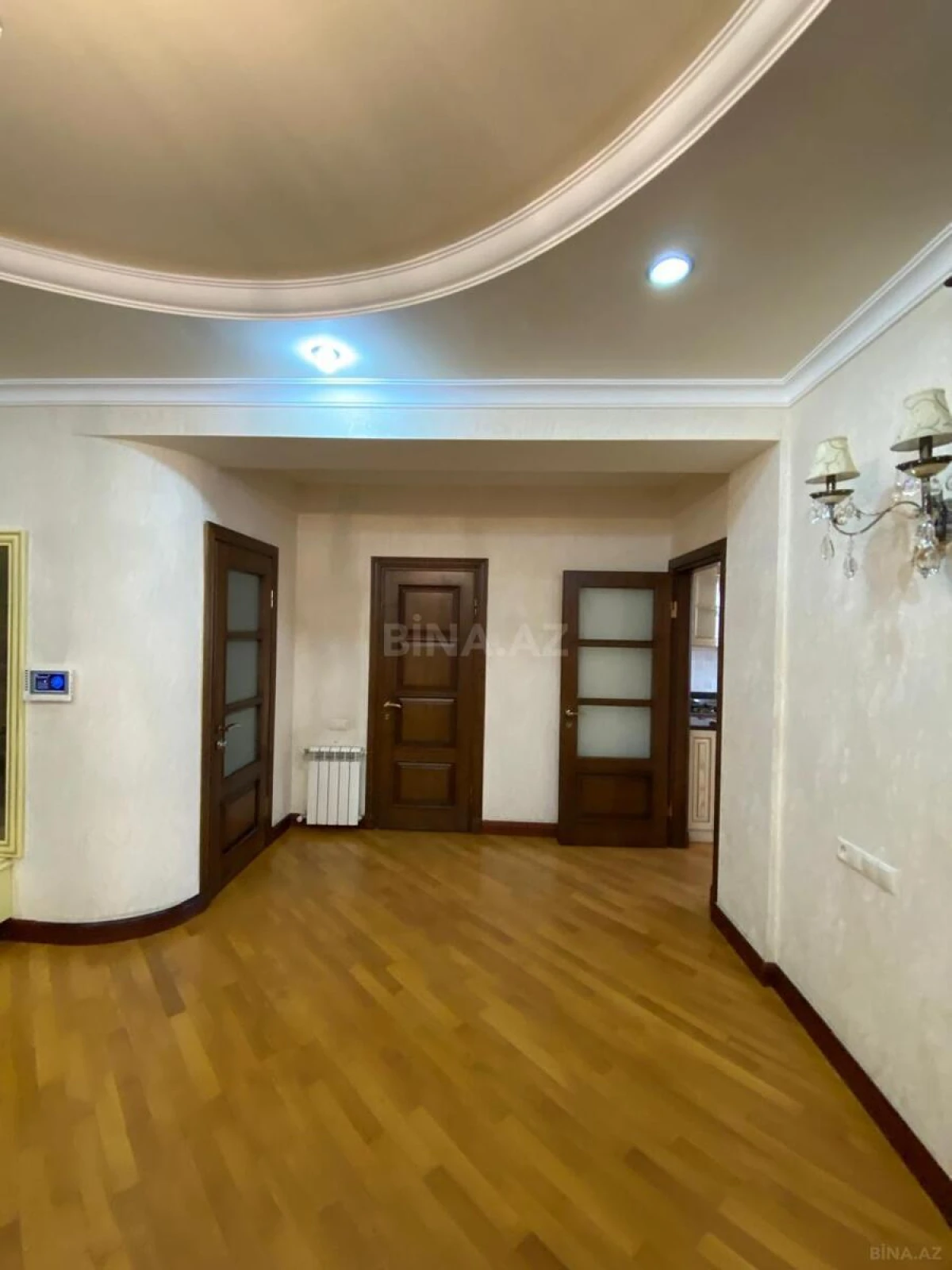 Kirayə verilir 4 otaqlı mənzil 160 m²