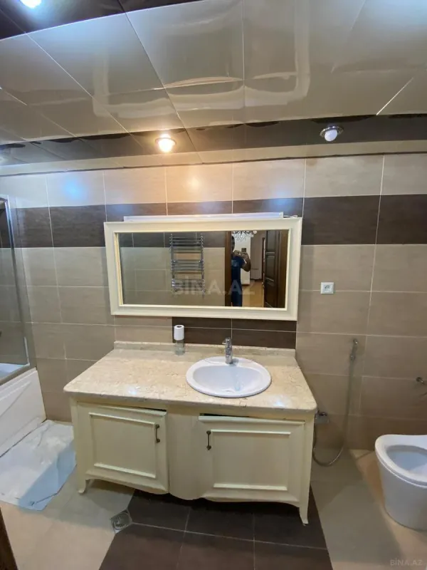 Kirayə verilir 4 otaqlı mənzil 160 m²