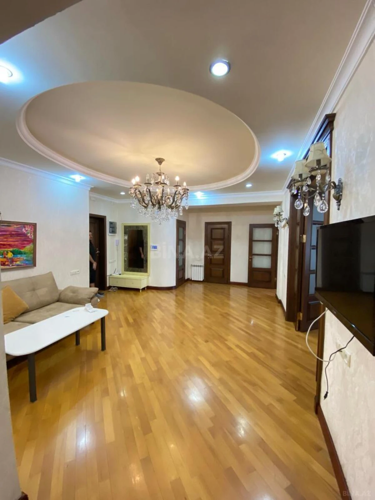 Kirayə verilir 4 otaqlı mənzil 160 m²