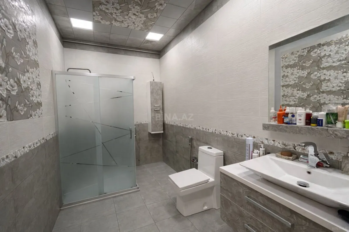Satılır 3 otaqlı mənzil 185 m²