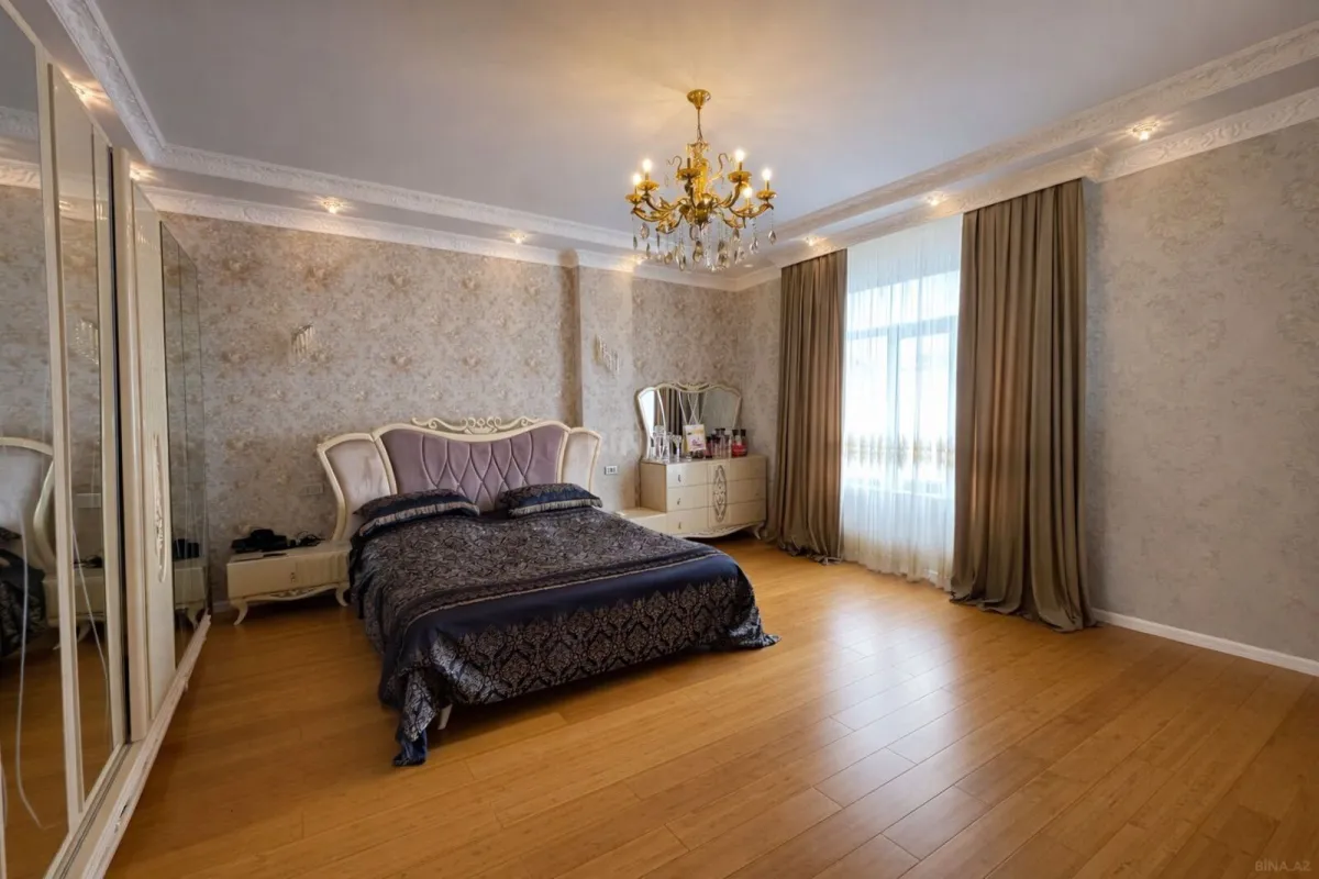 Satılır 3 otaqlı mənzil 185 m²