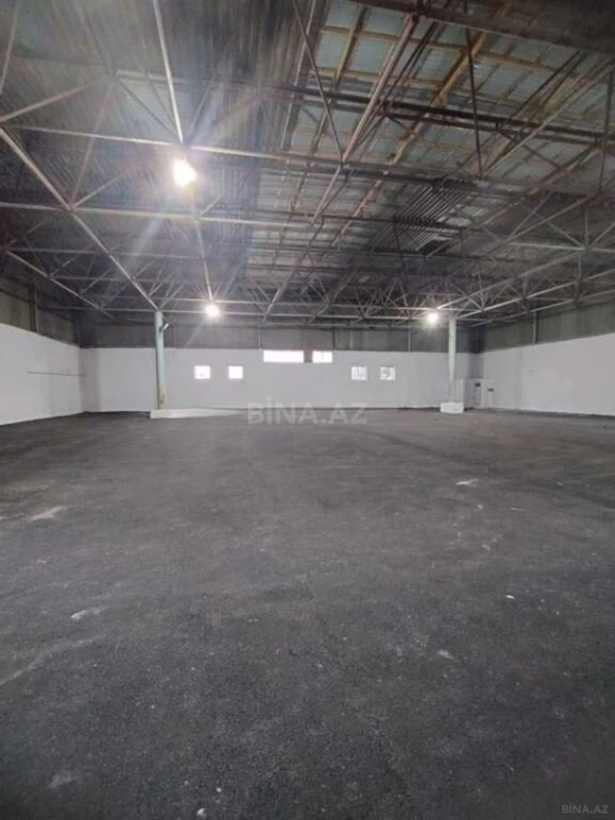 Satılır obyekt 978.3 m²