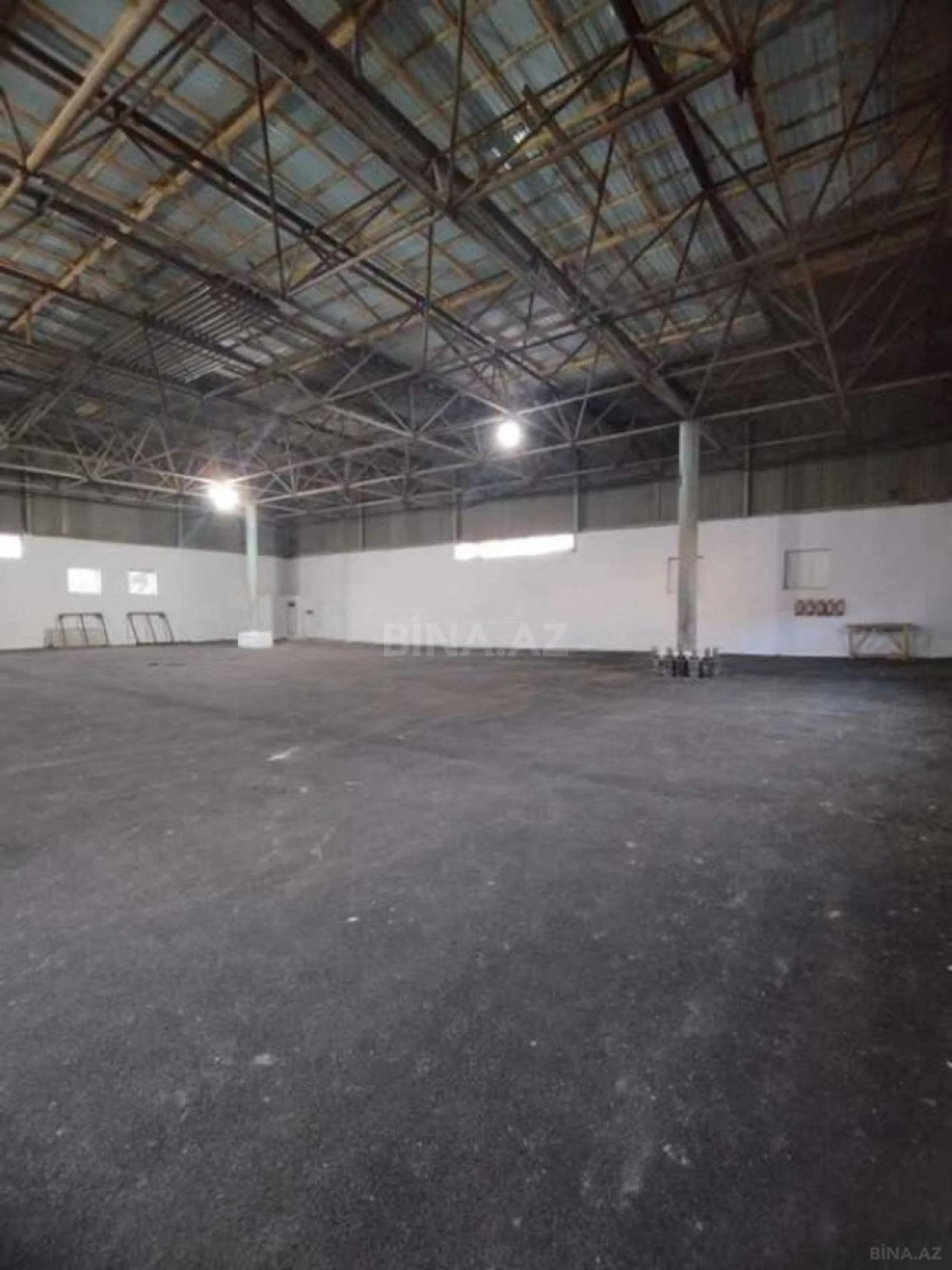 Satılır obyekt 978.3 m²