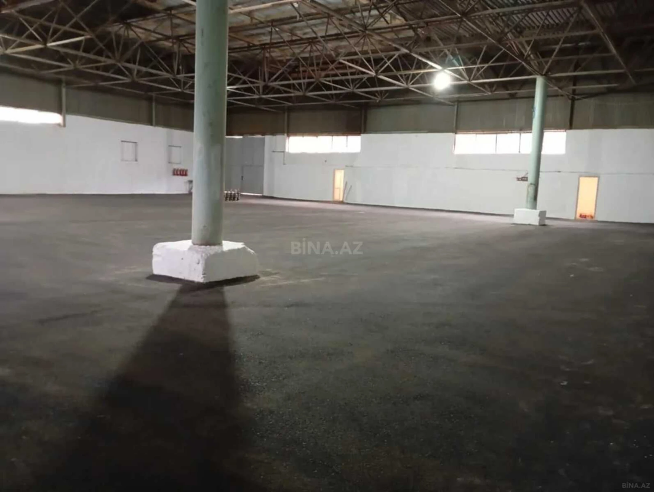 Satılır obyekt 978.3 m²