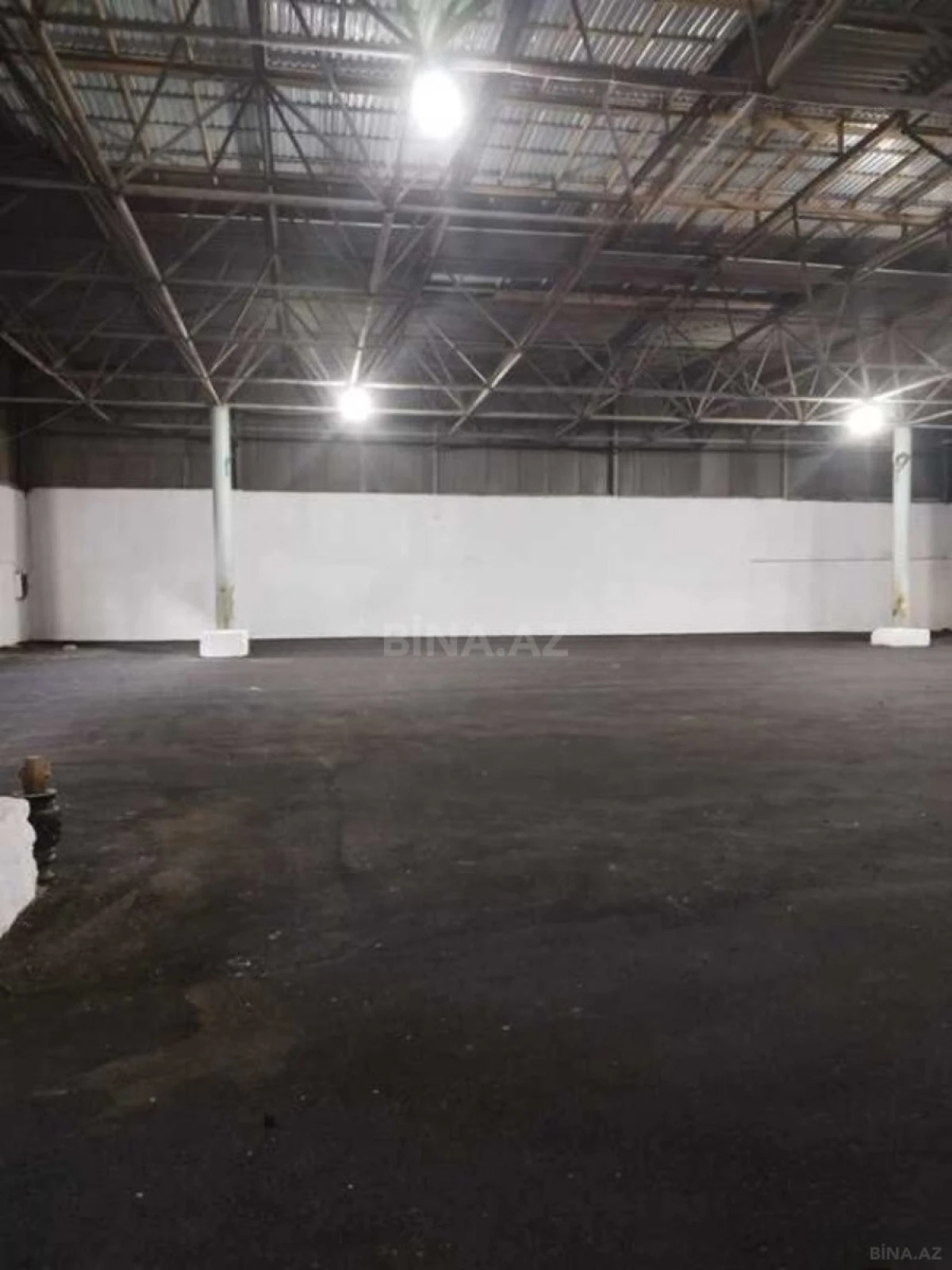 Satılır obyekt 978.3 m²