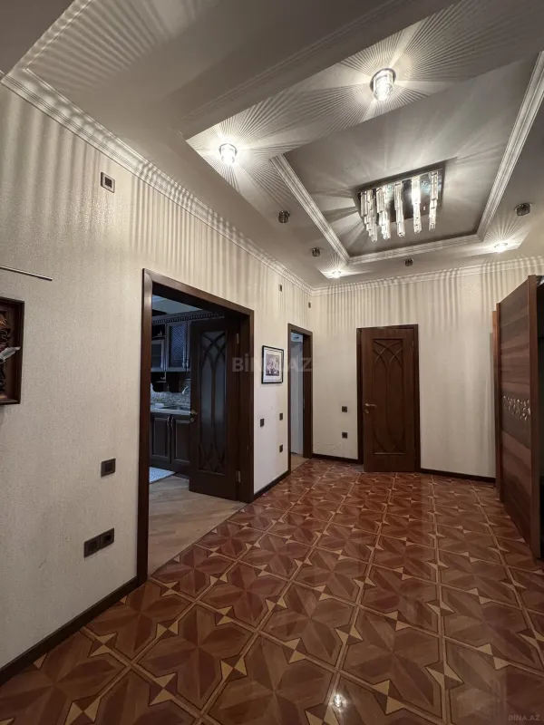 Kirayə verilir 3 otaqlı mənzil 150 m²