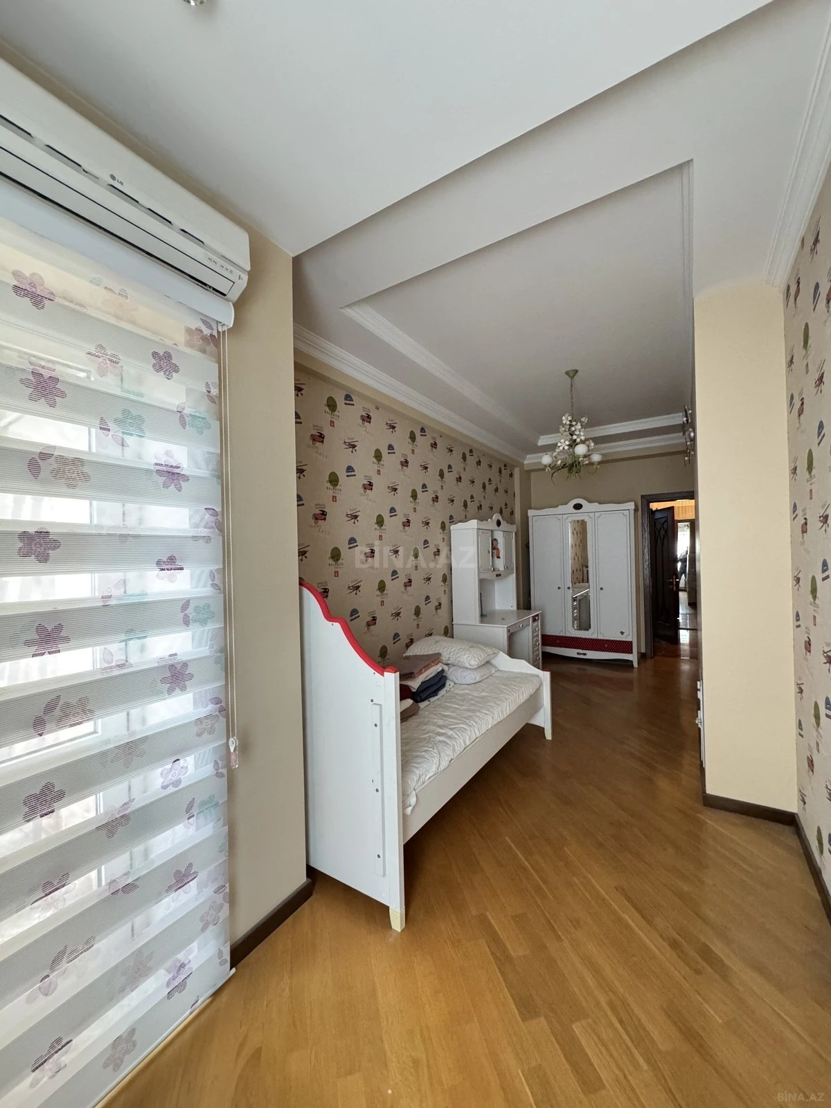 Kirayə verilir 3 otaqlı mənzil 150 m²