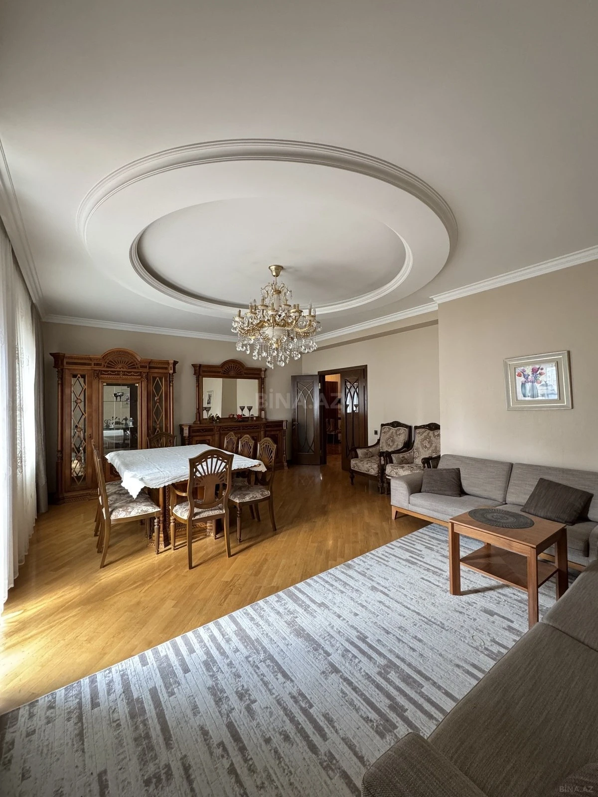 Kirayə verilir 3 otaqlı mənzil 150 m²