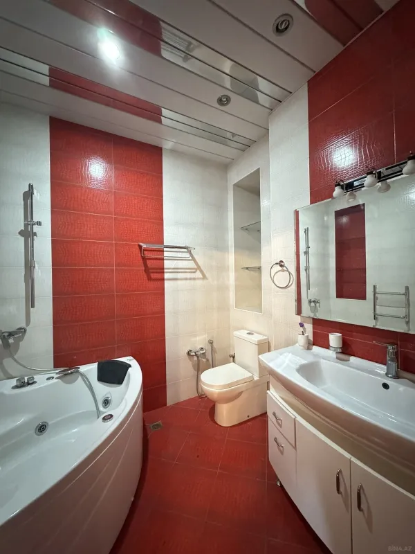 Kirayə verilir 3 otaqlı mənzil 150 m²