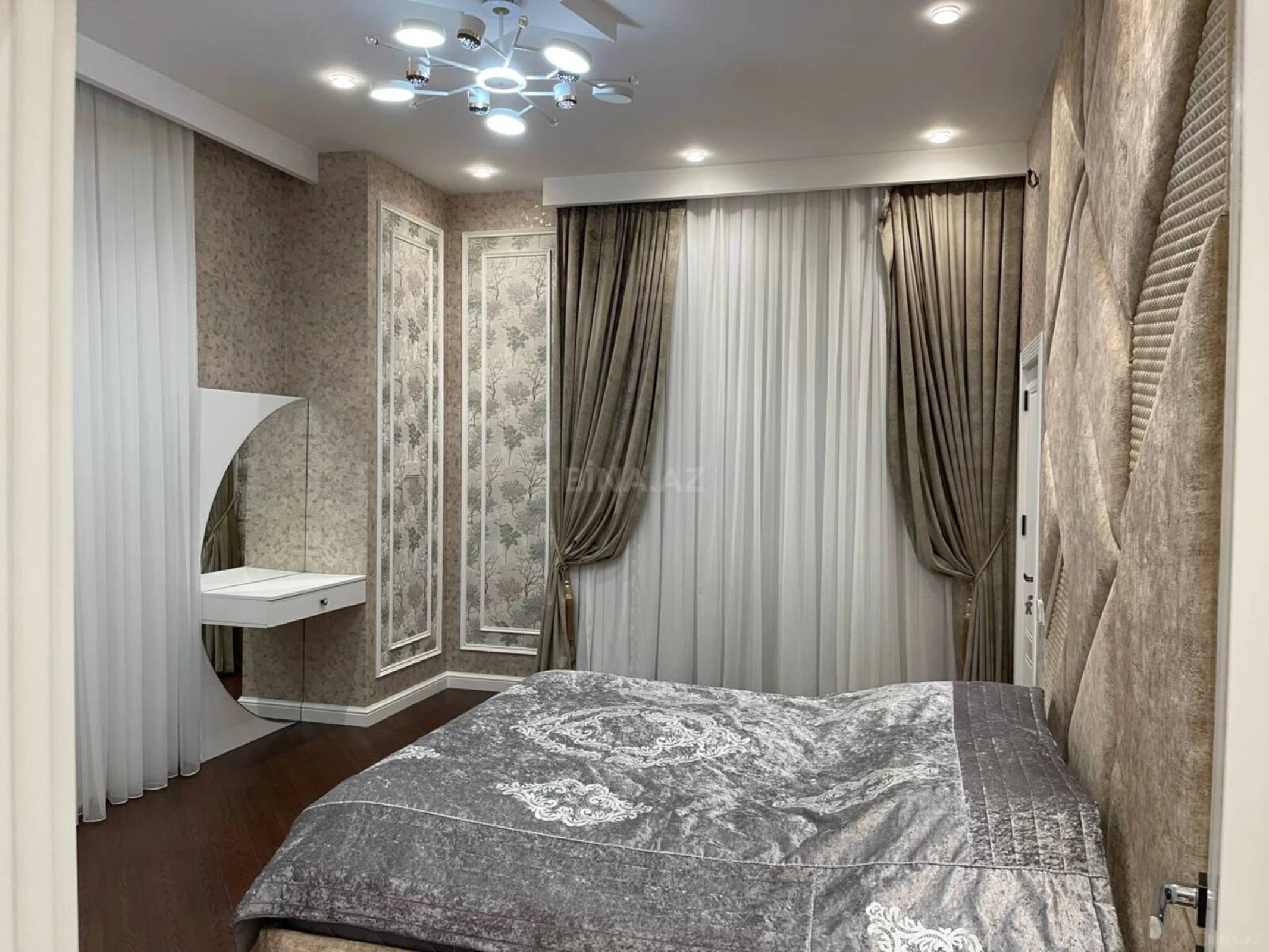 Satılır 6 otaqlı həyət evi 430 m²