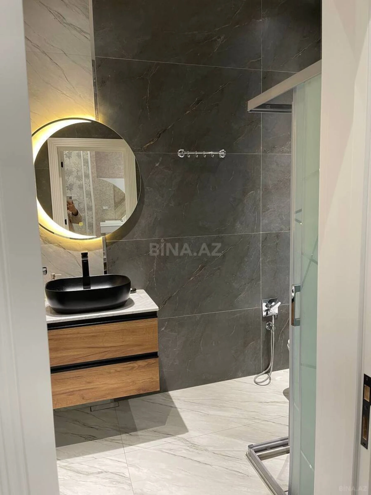 Satılır 6 otaqlı həyət evi 430 m²