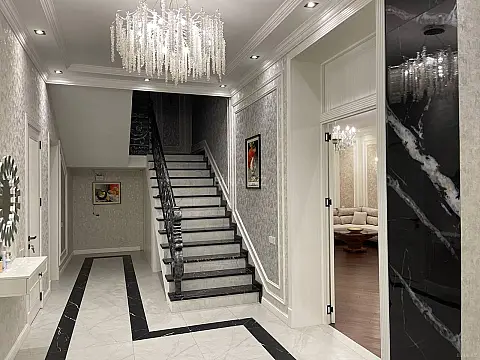 Satılır 6 otaqlı həyət evi 430 m²