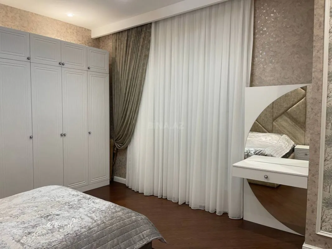 Satılır 6 otaqlı həyət evi 430 m²