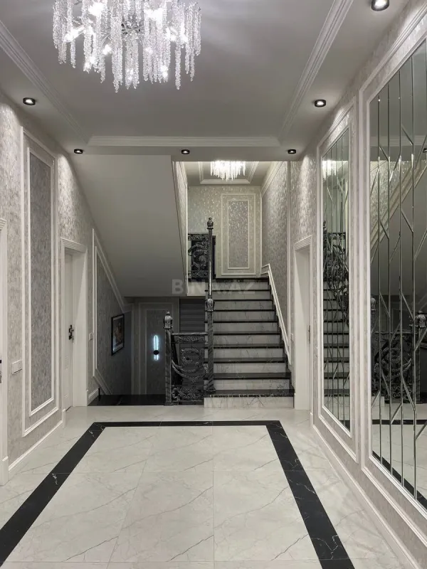 Satılır 6 otaqlı həyət evi 430 m²