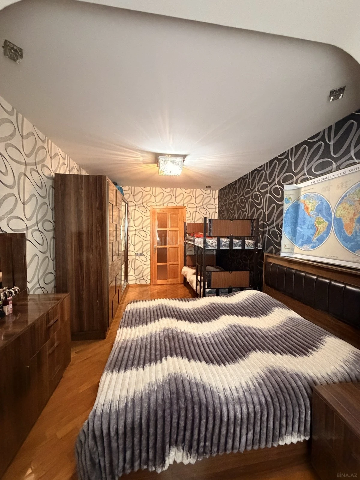 Satılır 2 otaqlı mənzil 70 m²