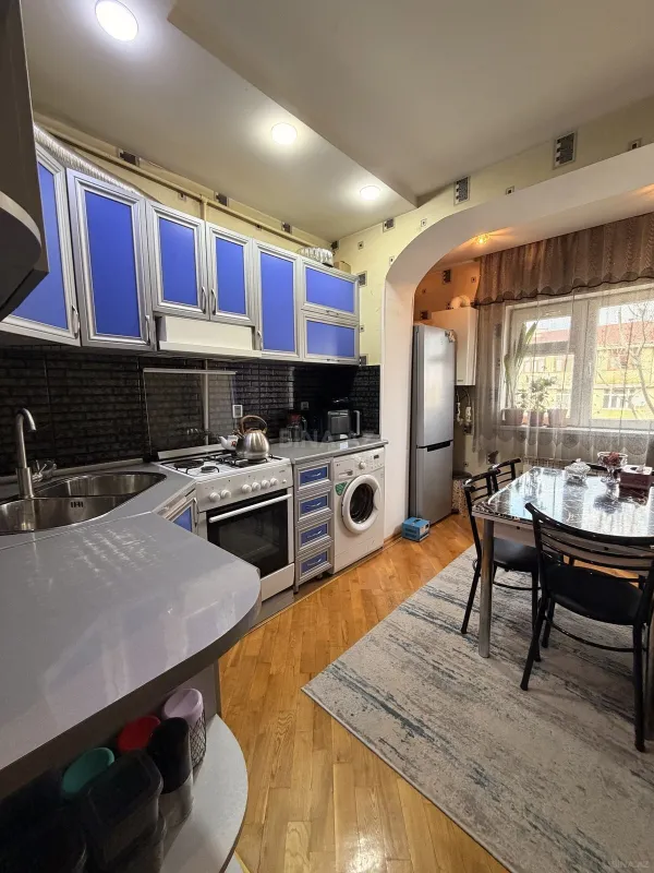 Satılır 2 otaqlı mənzil 70 m²