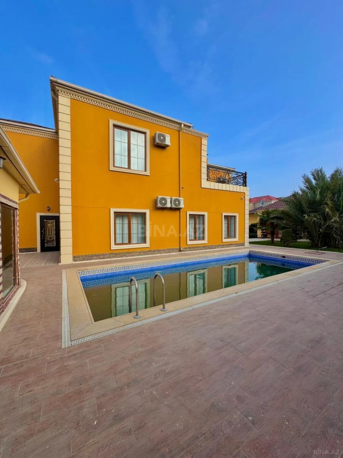 Satılır 6 otaqlı həyət evi 500 m²